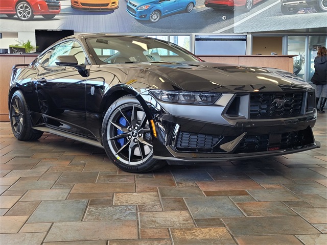 2025 Ford Mustang Dark Horse