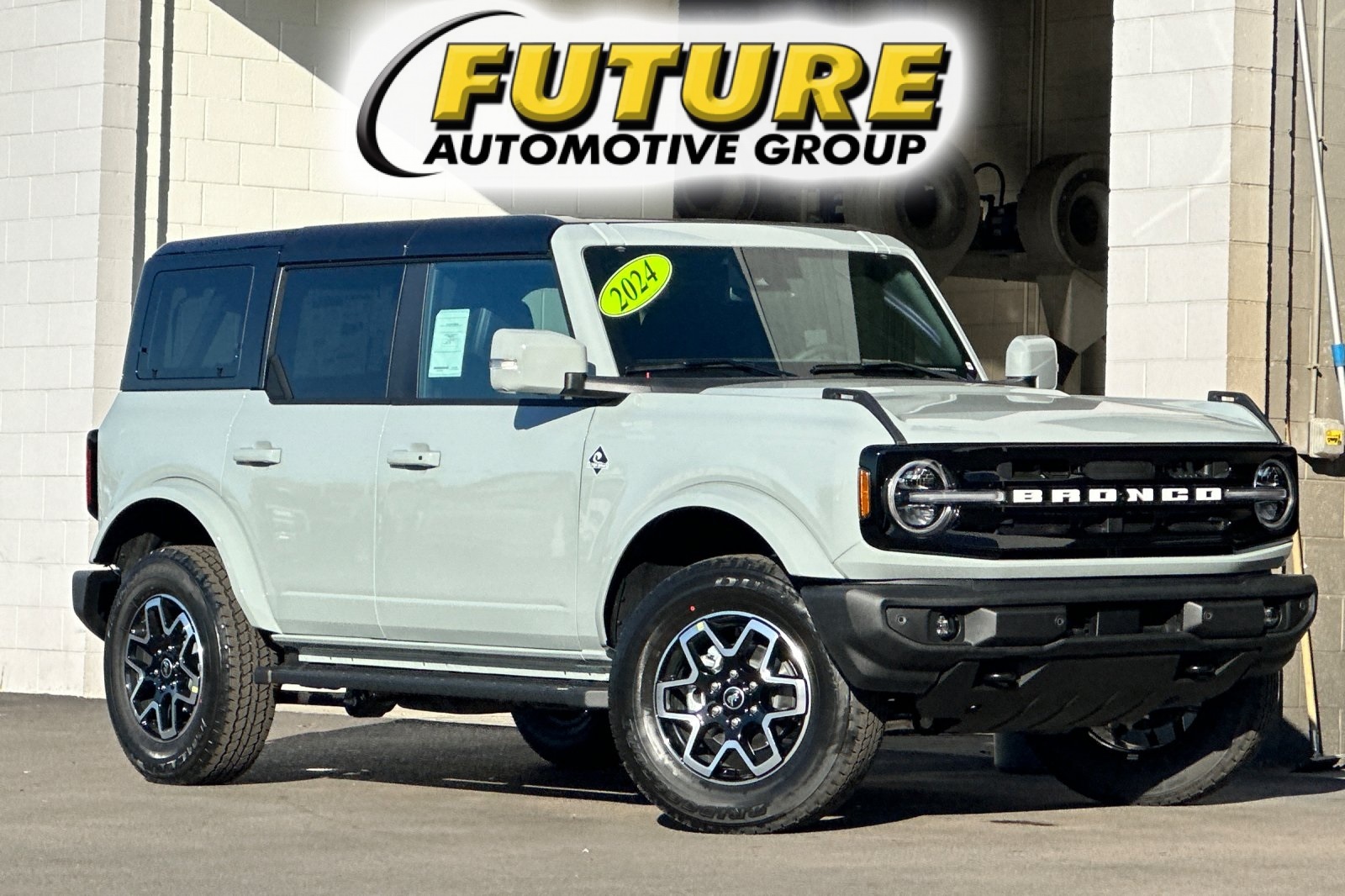 2024 Ford Bronco Outer Banks