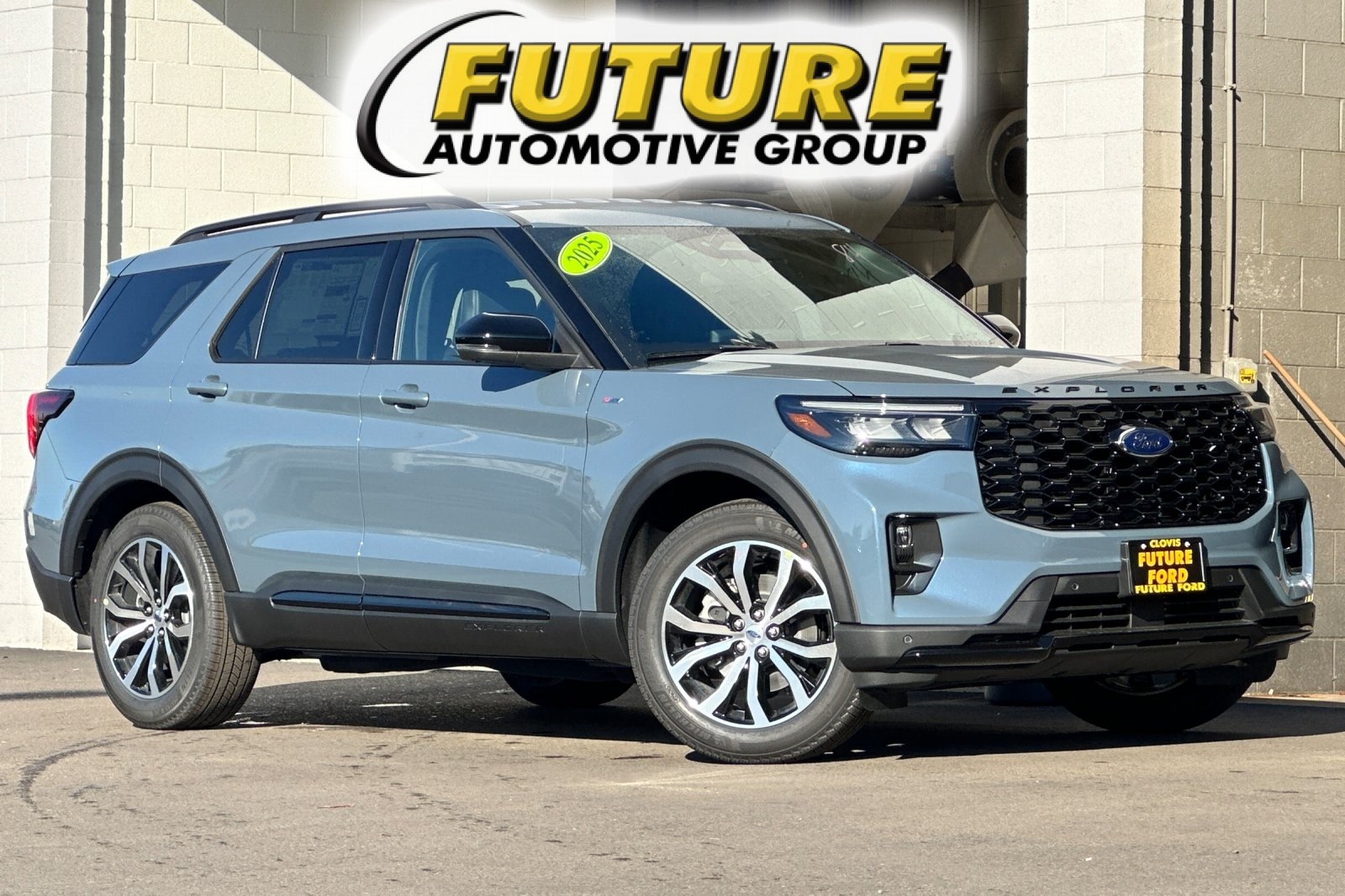 2025 Ford Explorer ST-Line