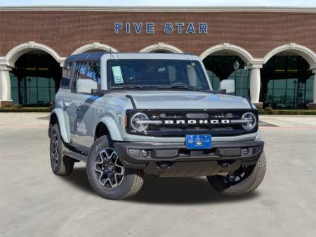 2024 Ford Bronco Outer Banks