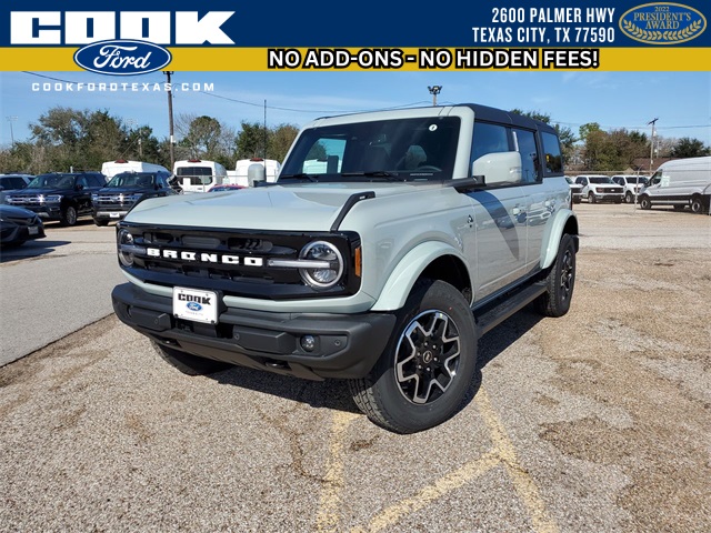 2024 Ford Bronco Outer Banks