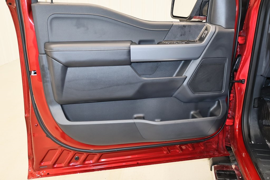 2025 Ford F-150 XLT photo 6
