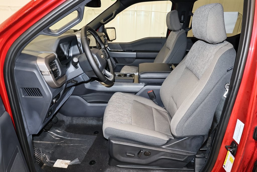 2025 Ford F-150 XLT photo 7