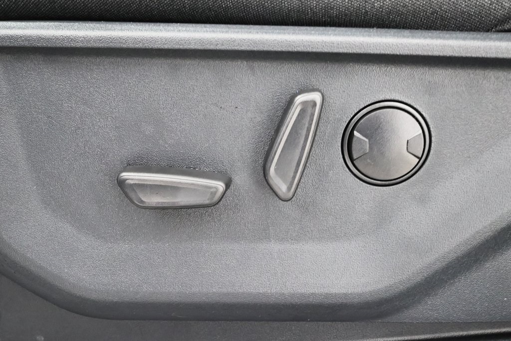 2025 Ford F-150 XLT photo 8