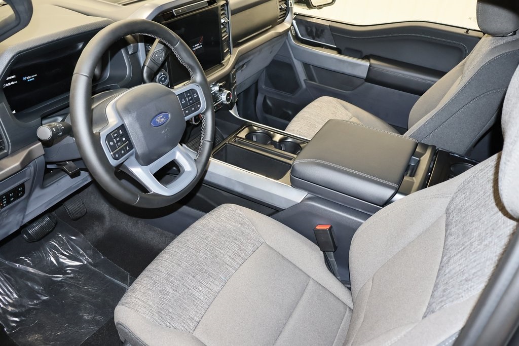 2025 Ford F-150 XLT photo 19