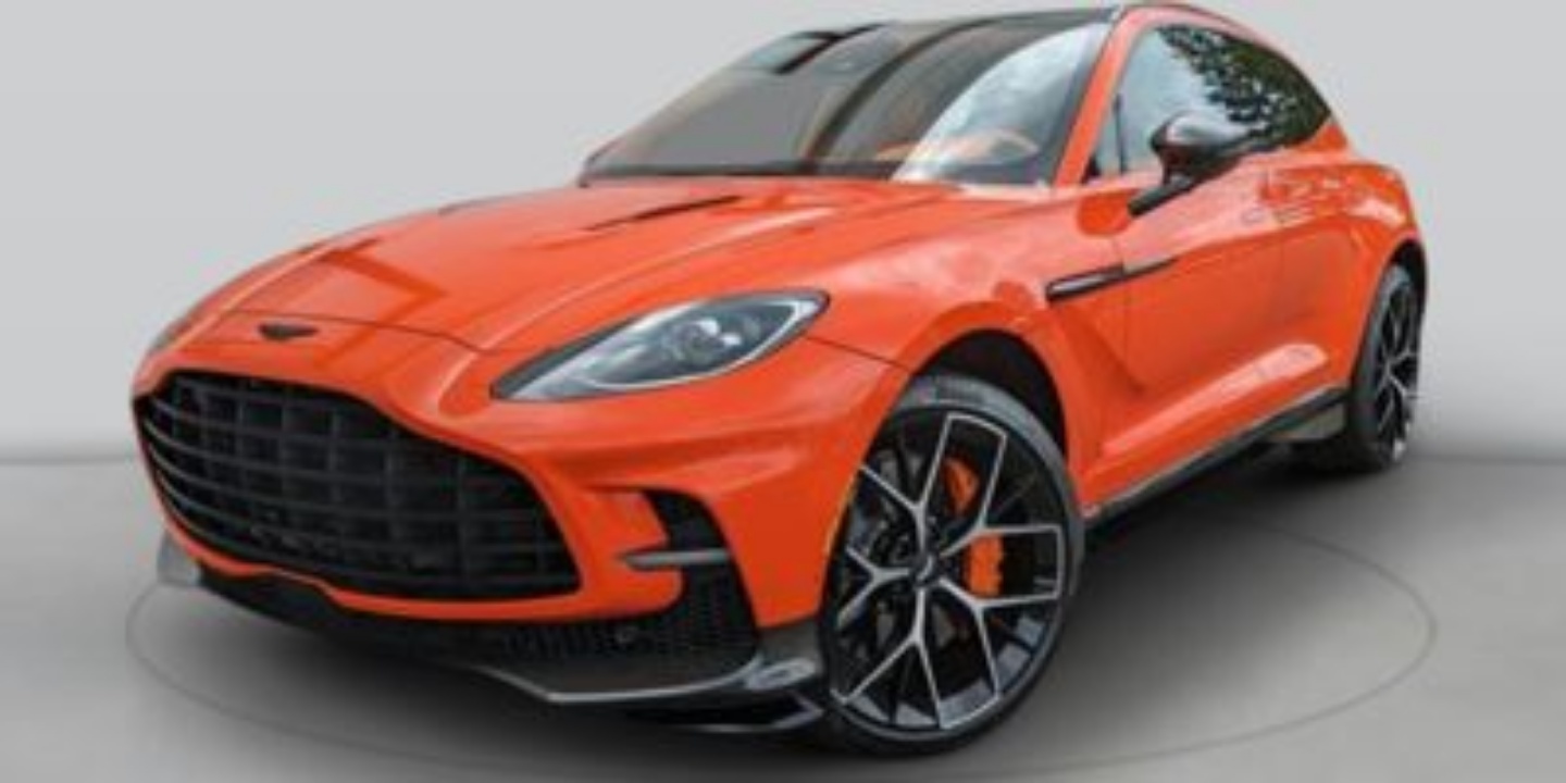 2025 Aston Martin DBX 707's photo