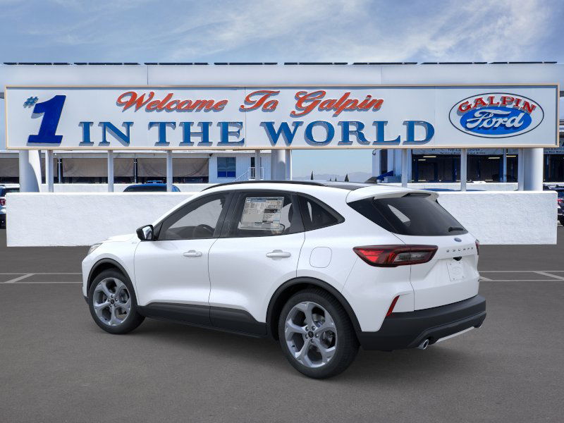 2025 Ford Escape ST-Line photo 4