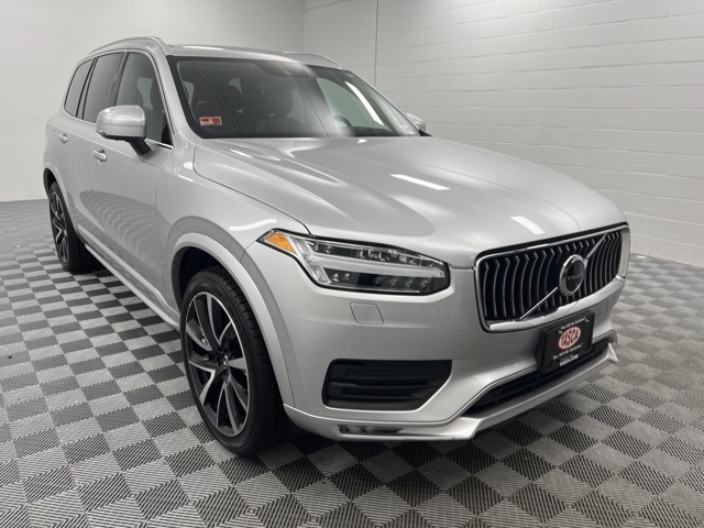 2022 Volvo XC90 T6 Momentum