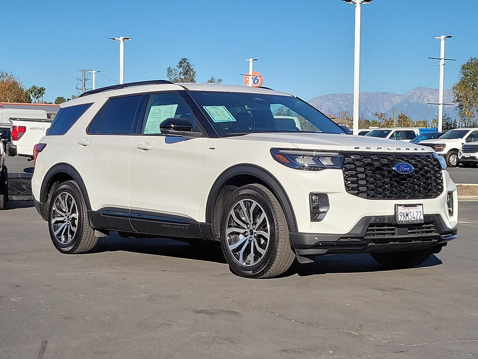 2025 Ford Explorer ST-Line