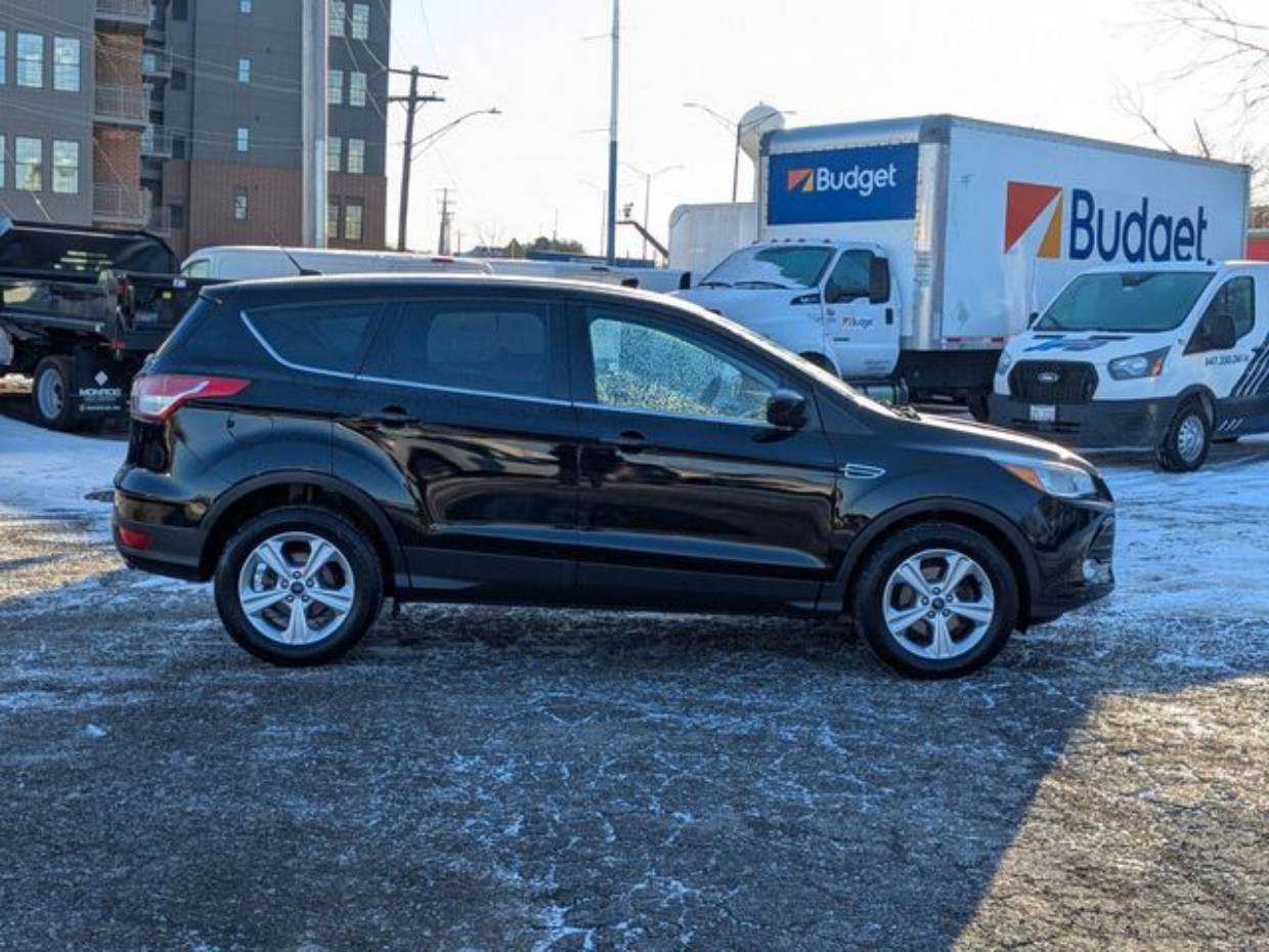 Used 2016 Ford Escape SE with VIN 1FMCU0G73GUA81871 for sale in Roselle, IL