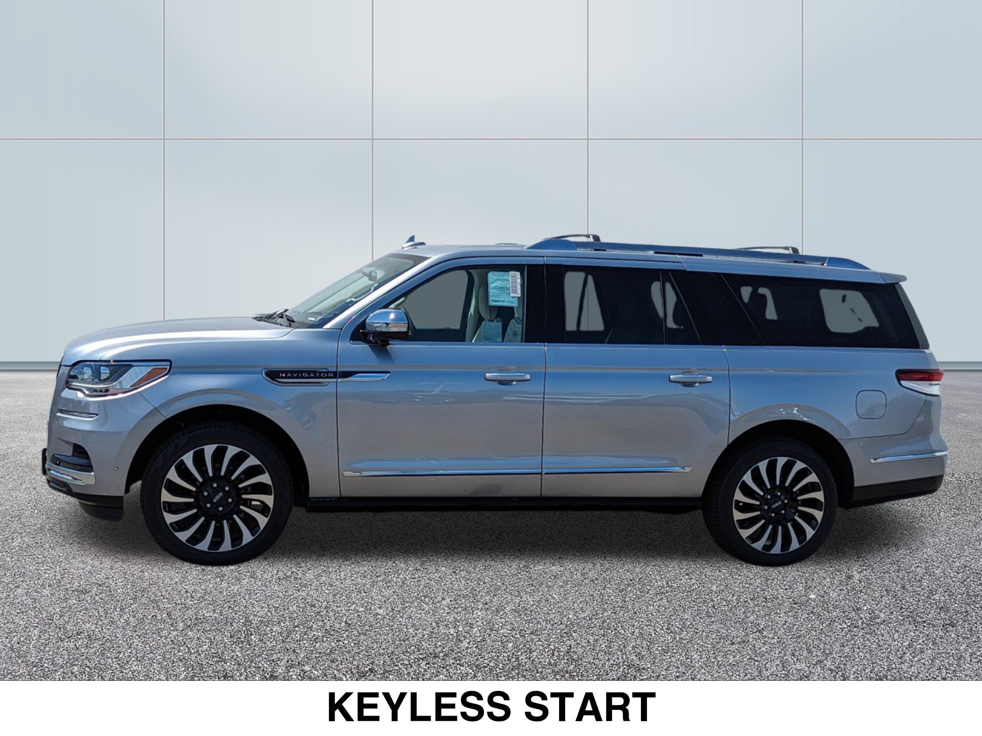 2023 Lincoln Navigator Black Label photo 3