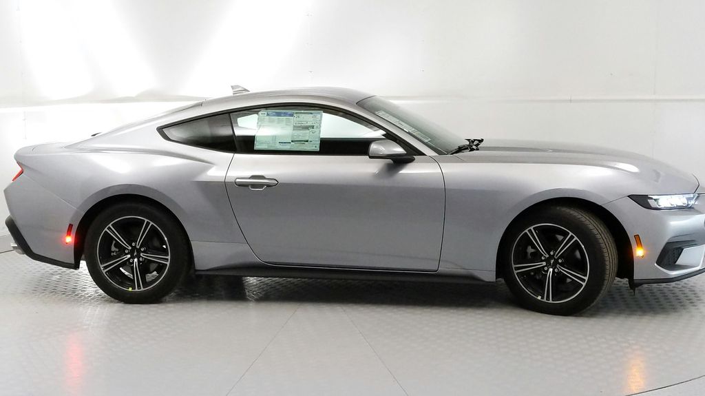 2025 Ford Mustang EcoBoost photo 2