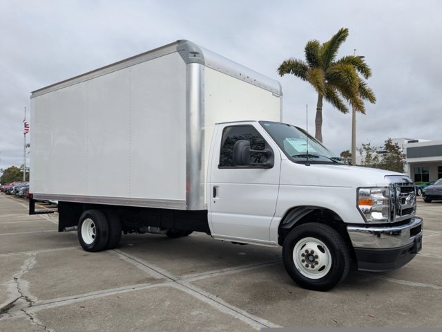 2025 Ford E-450SD Base