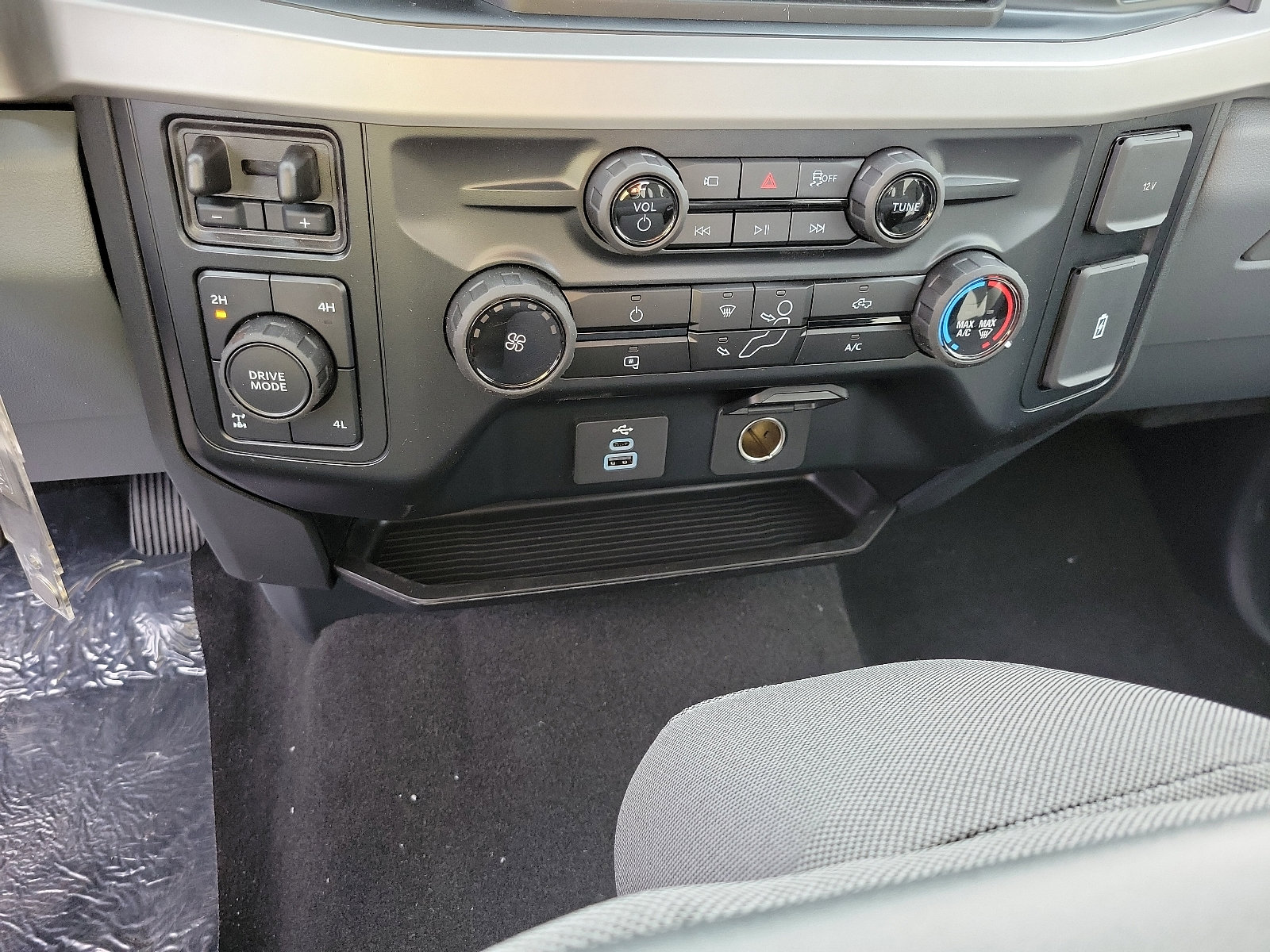 2025 Ford F-250 XL photo 6