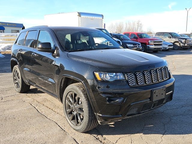 Used 2021 Jeep Grand Cherokee Laredo X with VIN 1C4RJFAG0MC735987 for sale in Kansas City