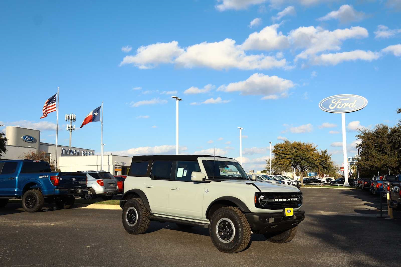 2024 Ford Bronco Outer Banks