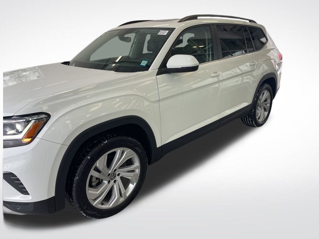 2022 Volkswagen Atlas 3.6L V6 SE w/Technology