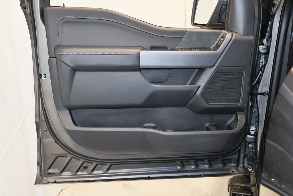2025 Ford F-150 XLT photo 6