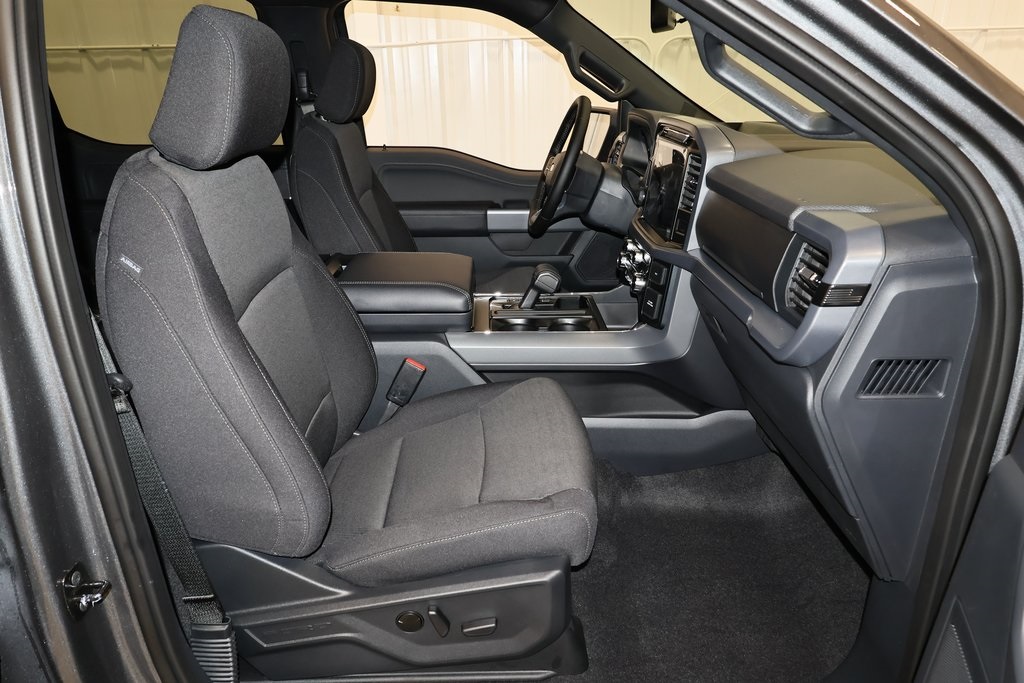 2025 Ford F-150 XLT photo 9