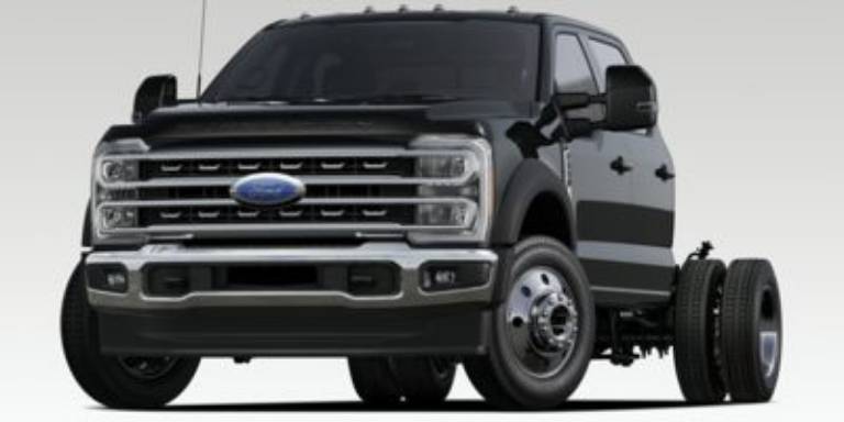 2025 Ford Super Duty F-550 DRW XLT 4WD Crew Cab WB CA