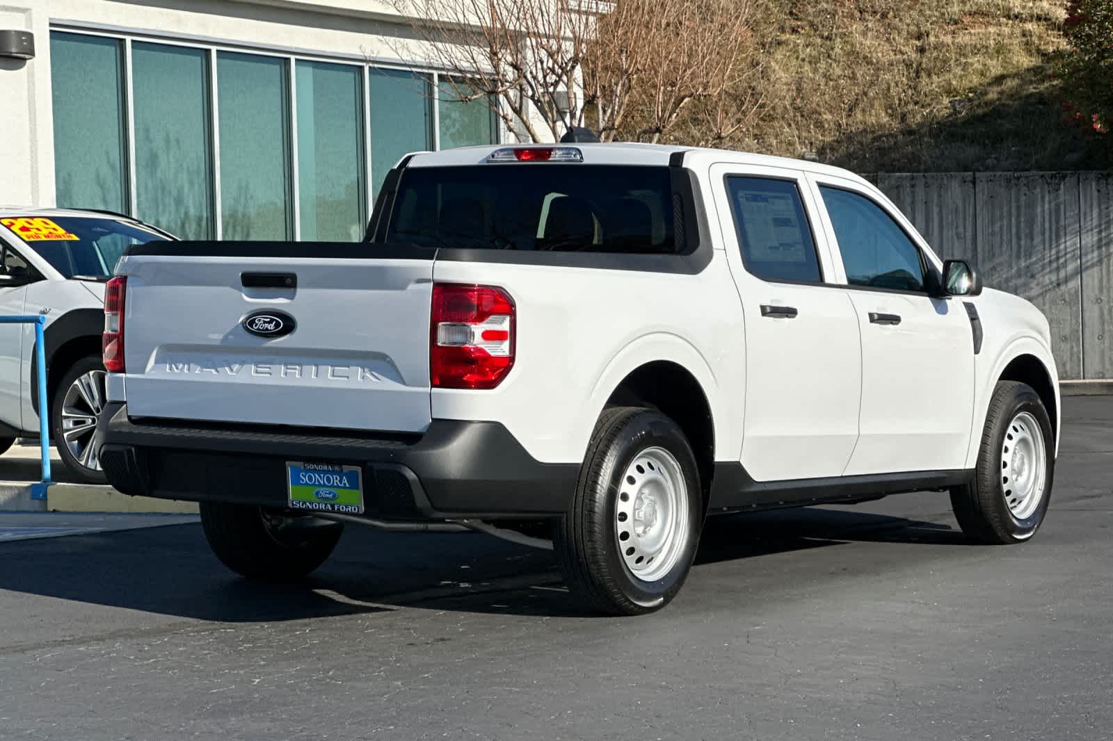 2025 Ford Maverick XL photo 2
