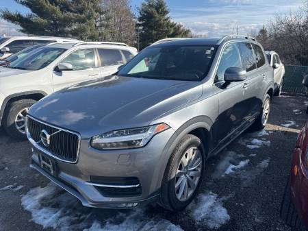 2017 Volvo XC90 T6 Momentum