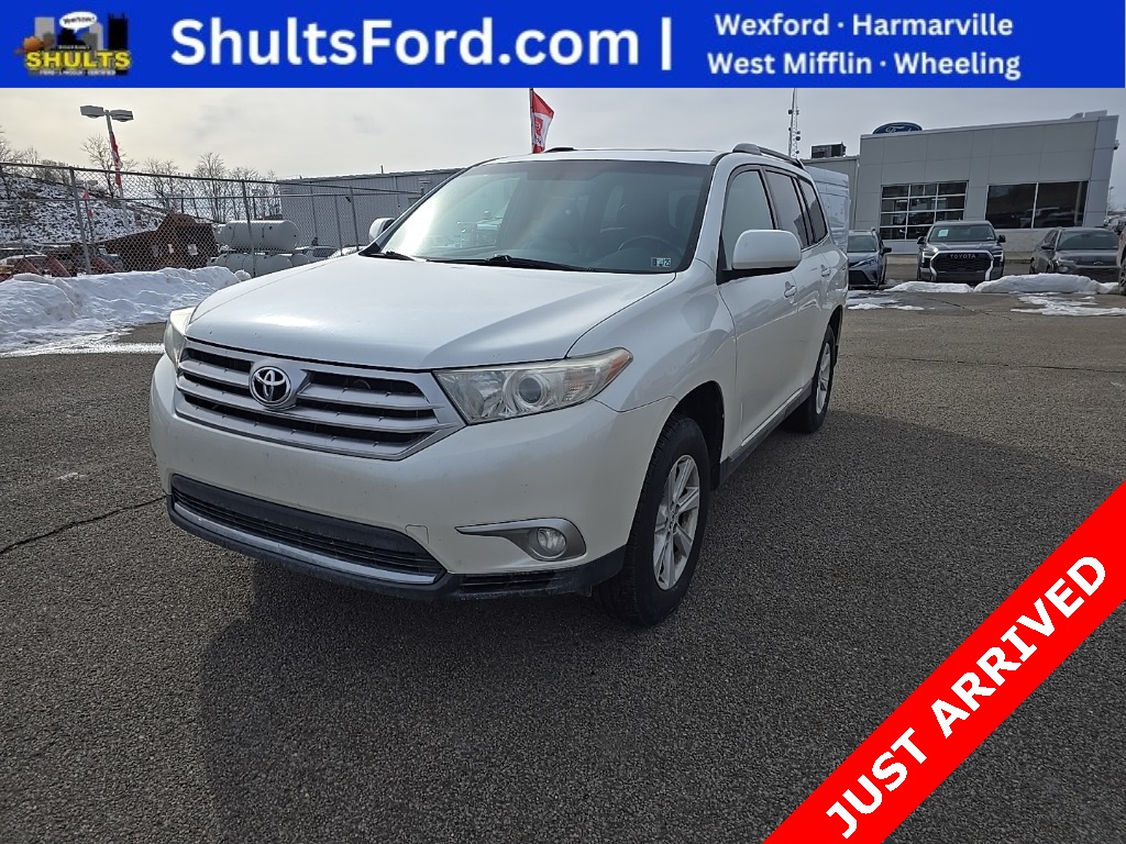 Used 2013 Toyota Highlander Plus with VIN 5TDBK3EH6DS179988 for sale in Triadelphia, WV