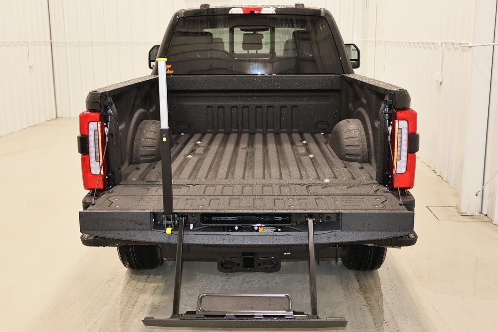 2025 Ford F-350 photo 26
