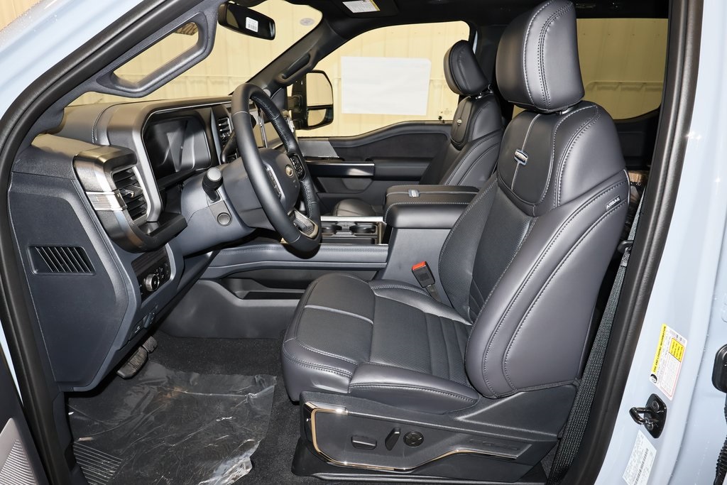 2025 Ford F-350 photo 8