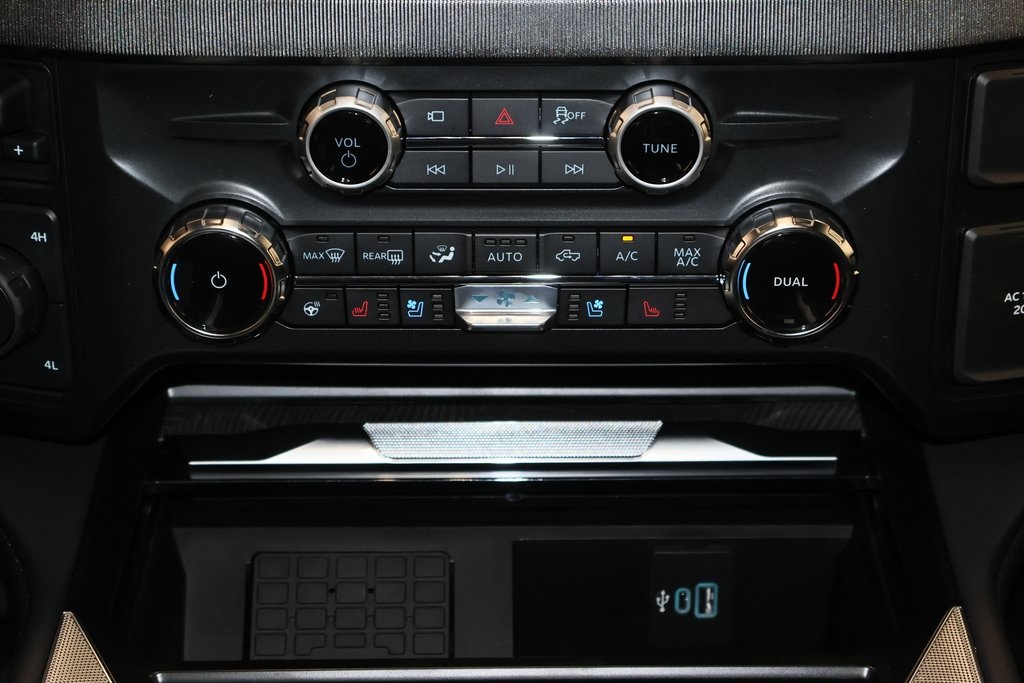 2025 Ford F-350 photo 23