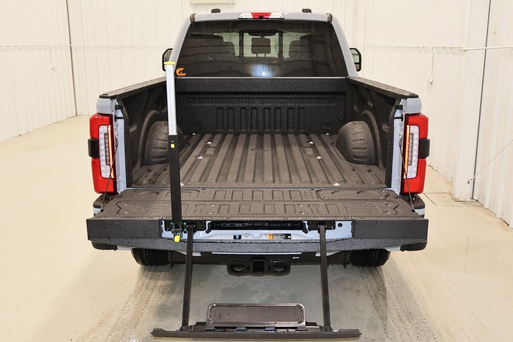 2025 Ford F-350 photo 28