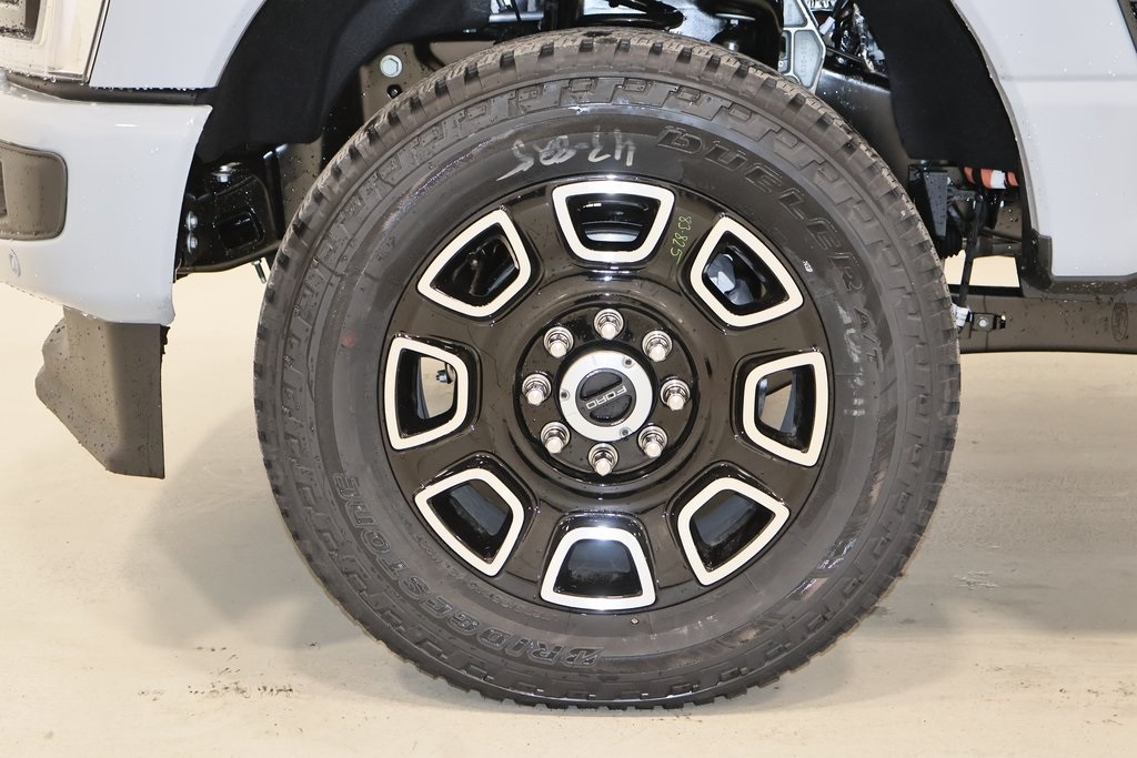 2025 Ford F-350 photo 32