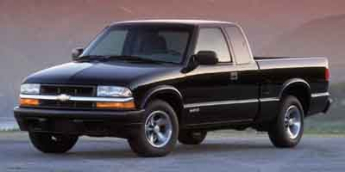 2003 Chevrolet S10 2WD Extended Cab LS w/3rd Door's photo