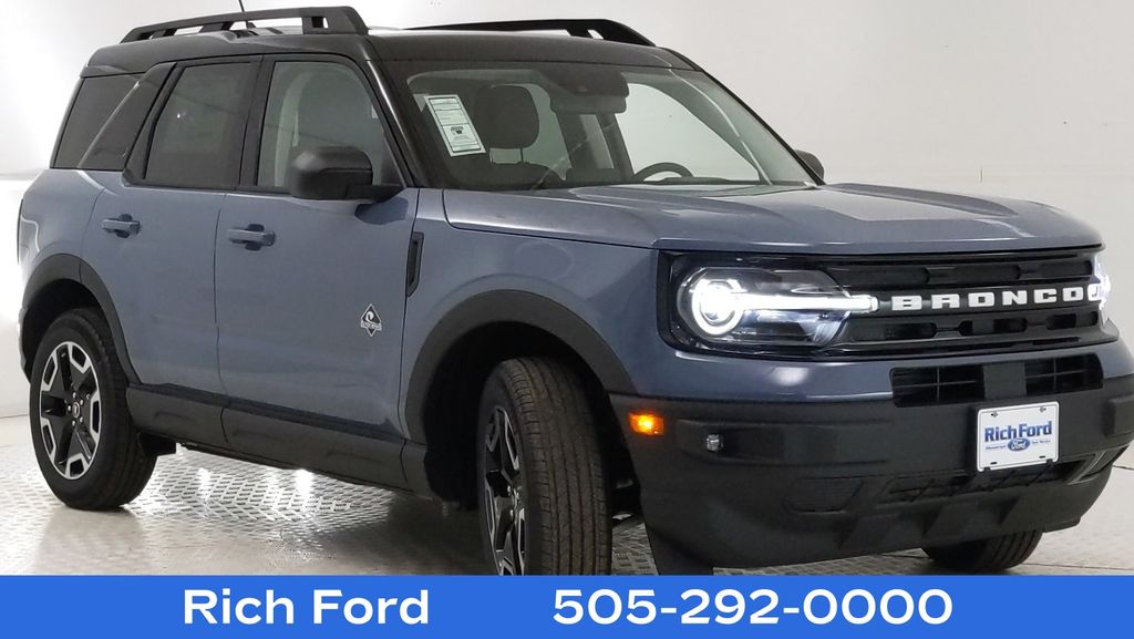 2024 Ford Bronco Sport Outer Banks photo 3