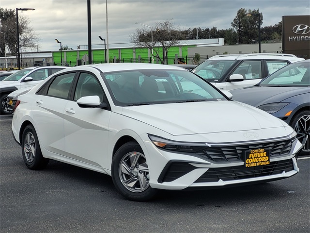 2025 Hyundai Elantra SE