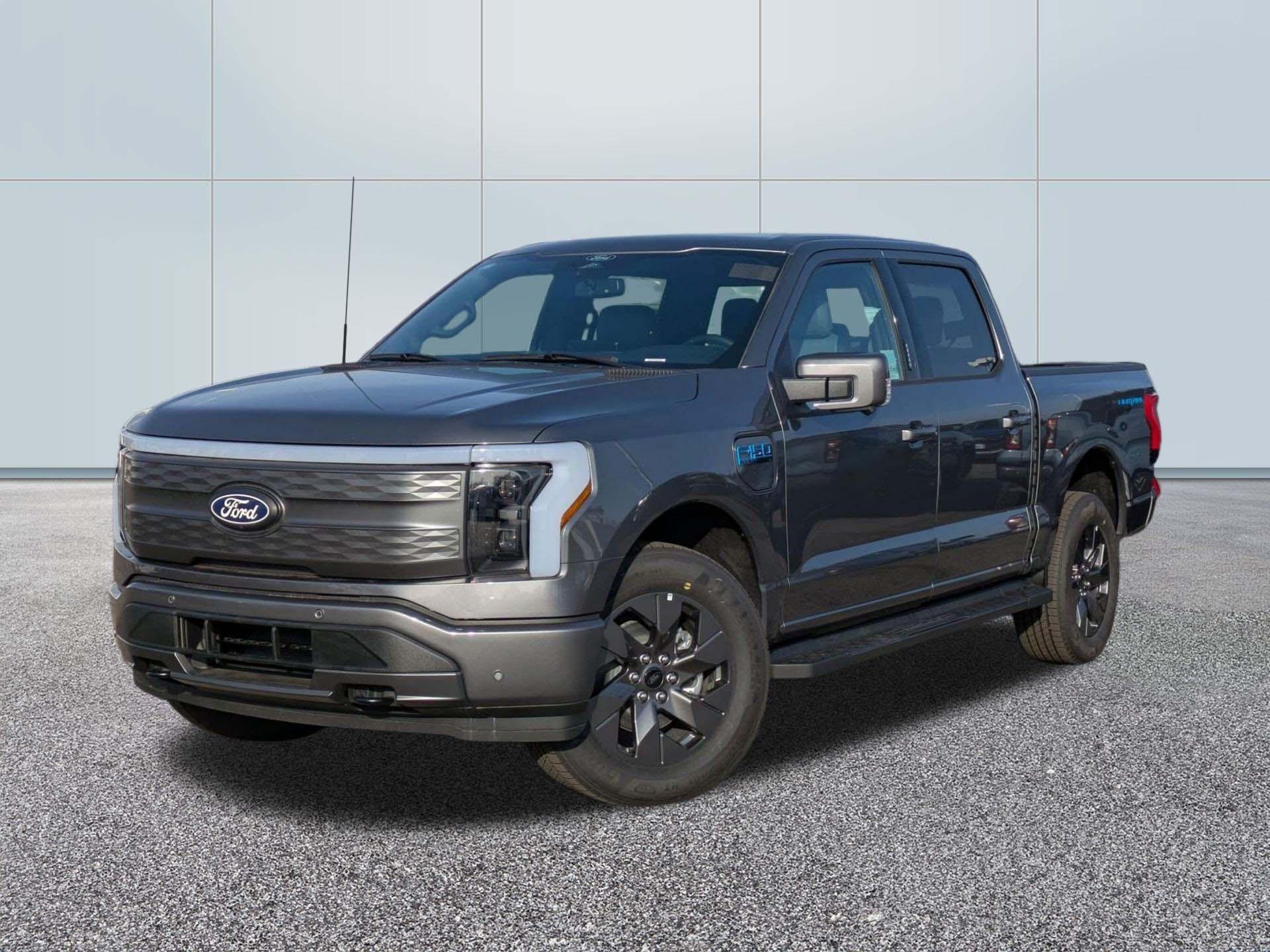 2024 Ford F-150 Lightning LARIAT