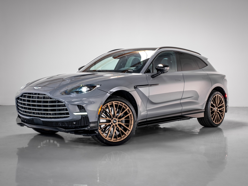 2025 Aston Martin DBX 707