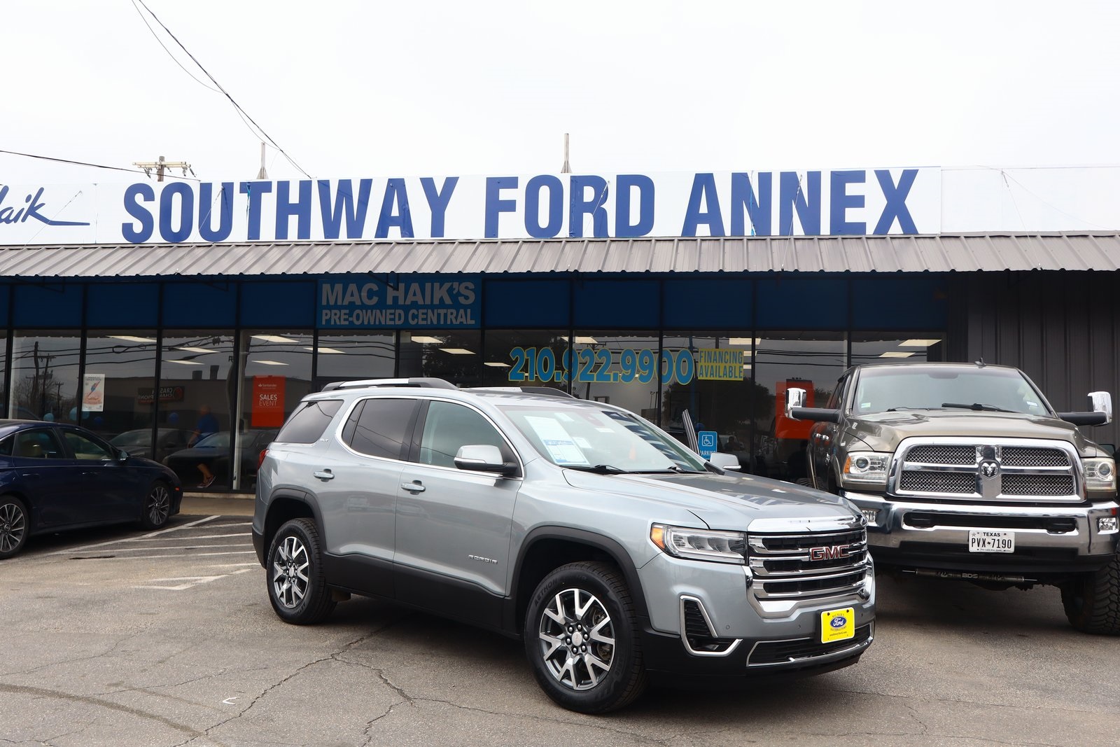 2023 GMC Acadia SLT