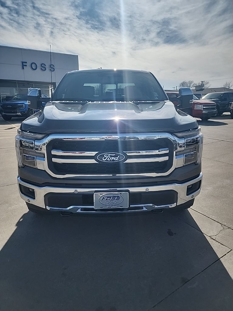 2025 Ford F-150 Lariat photo 2