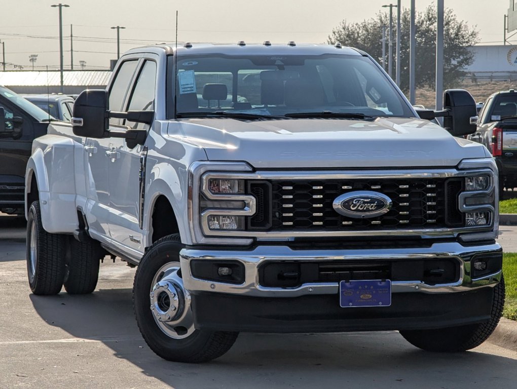 2025 Ford Super Duty F-350 DRW LARIAT