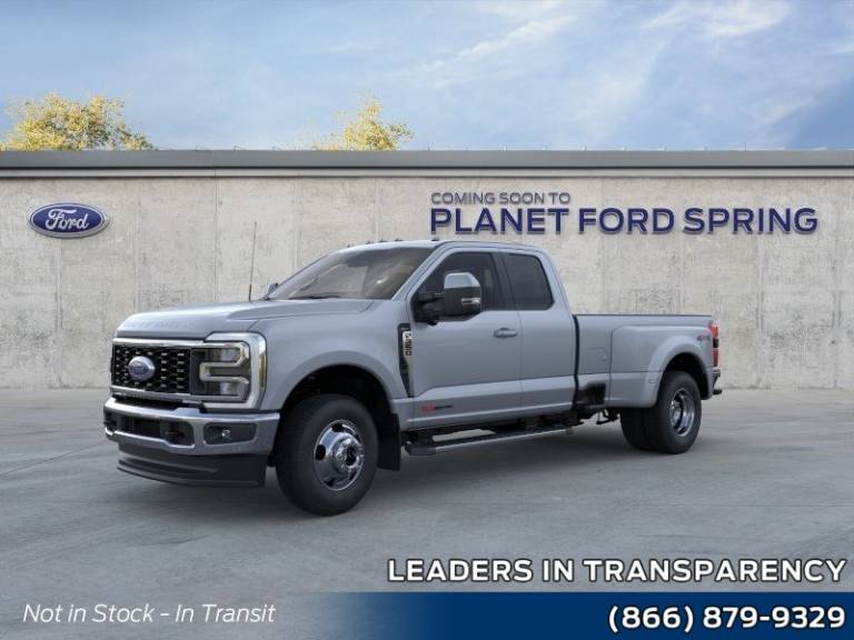 2025 Ford Super Duty F-350 DRW LARIAT 4WD Crew Cab 8' Box