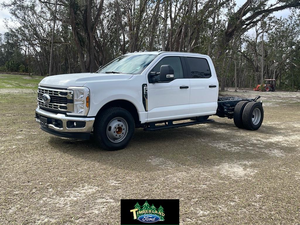 2024 Ford F-350 XL 4X2 CREW Cab AND CHASSIS 179