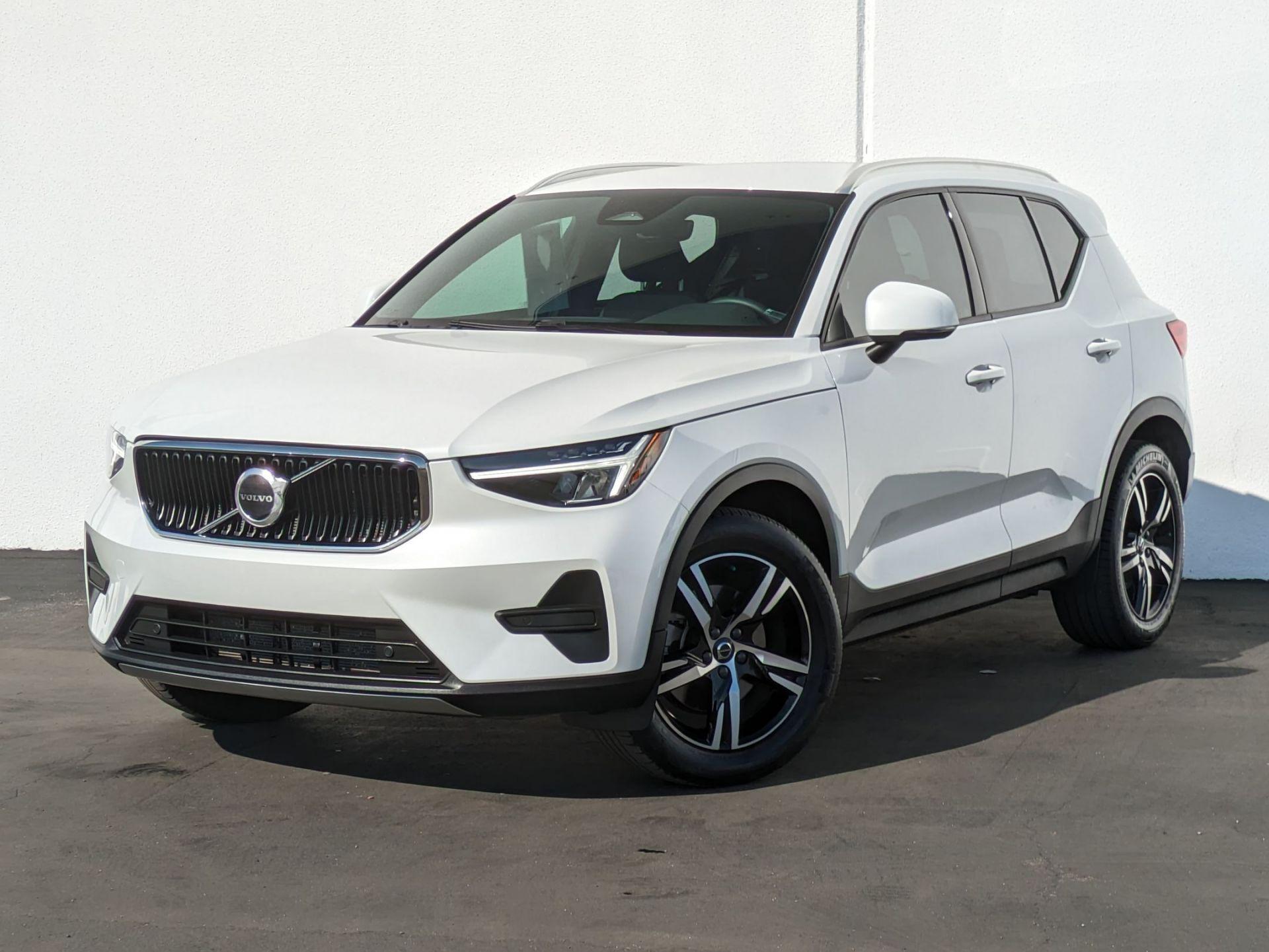 2023 Volvo XC40 B4 Core