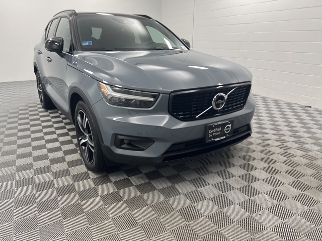 2022 Volvo XC40 R-Design