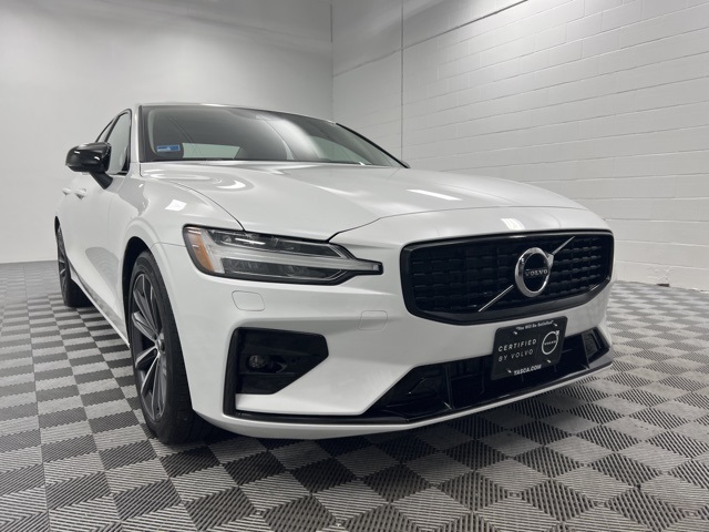 2022 Volvo S60 B5 Momentum