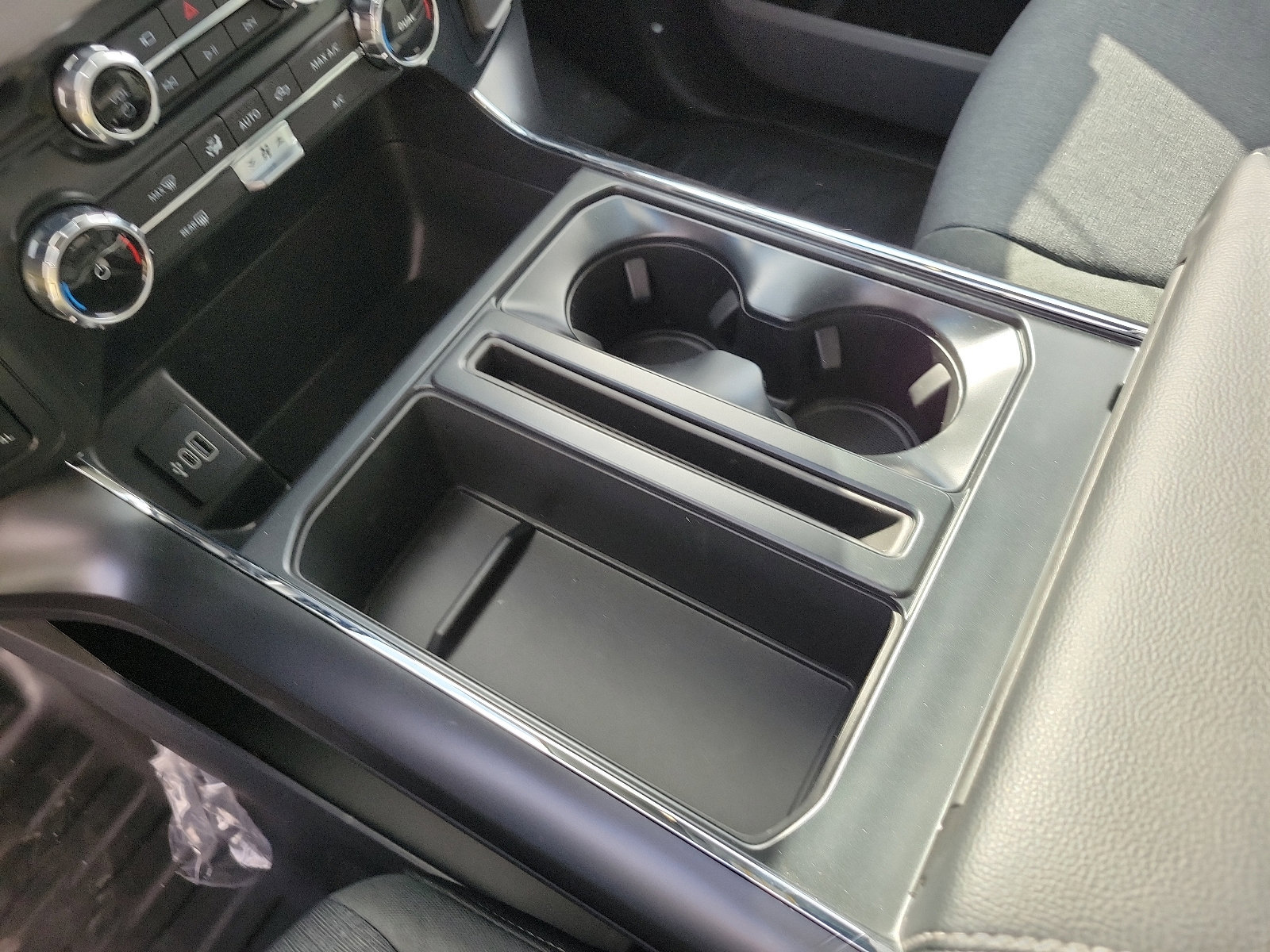 2025 Ford F-150 XL photo 4