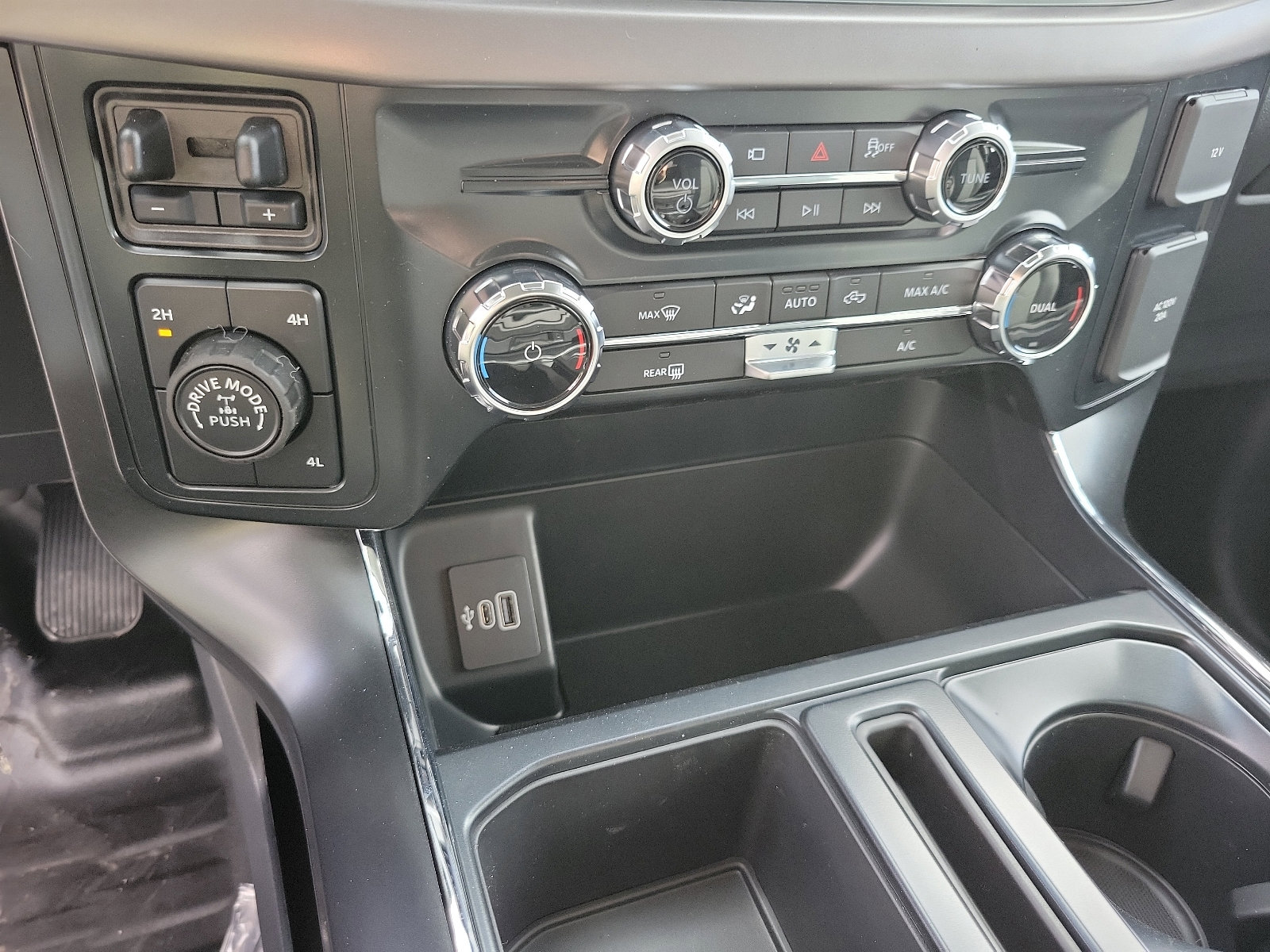2025 Ford F-150 XL photo 6