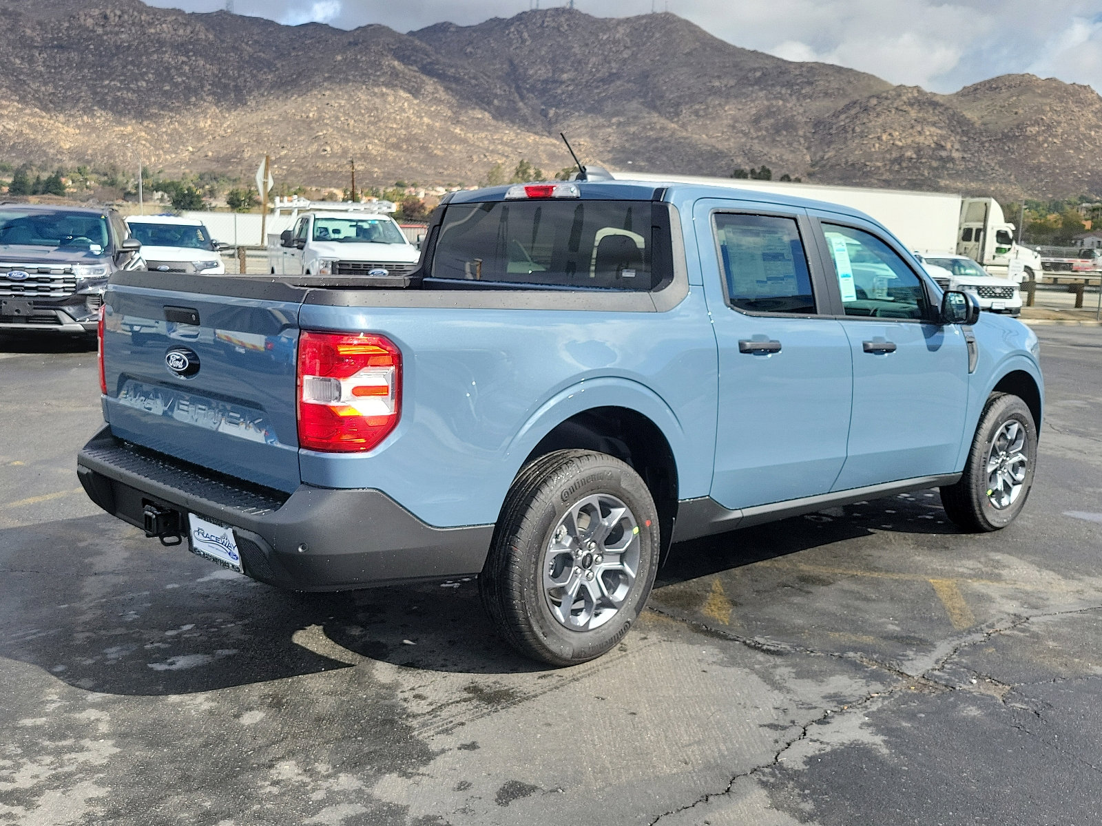 2025 Ford Maverick XLT photo 2