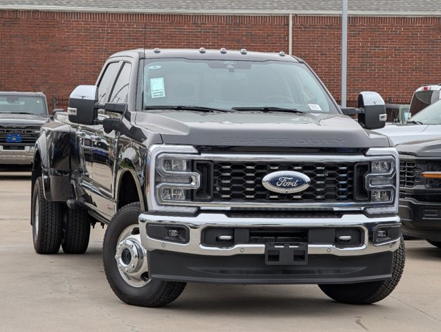 2024 Ford Super Duty F-350 DRW LARIAT