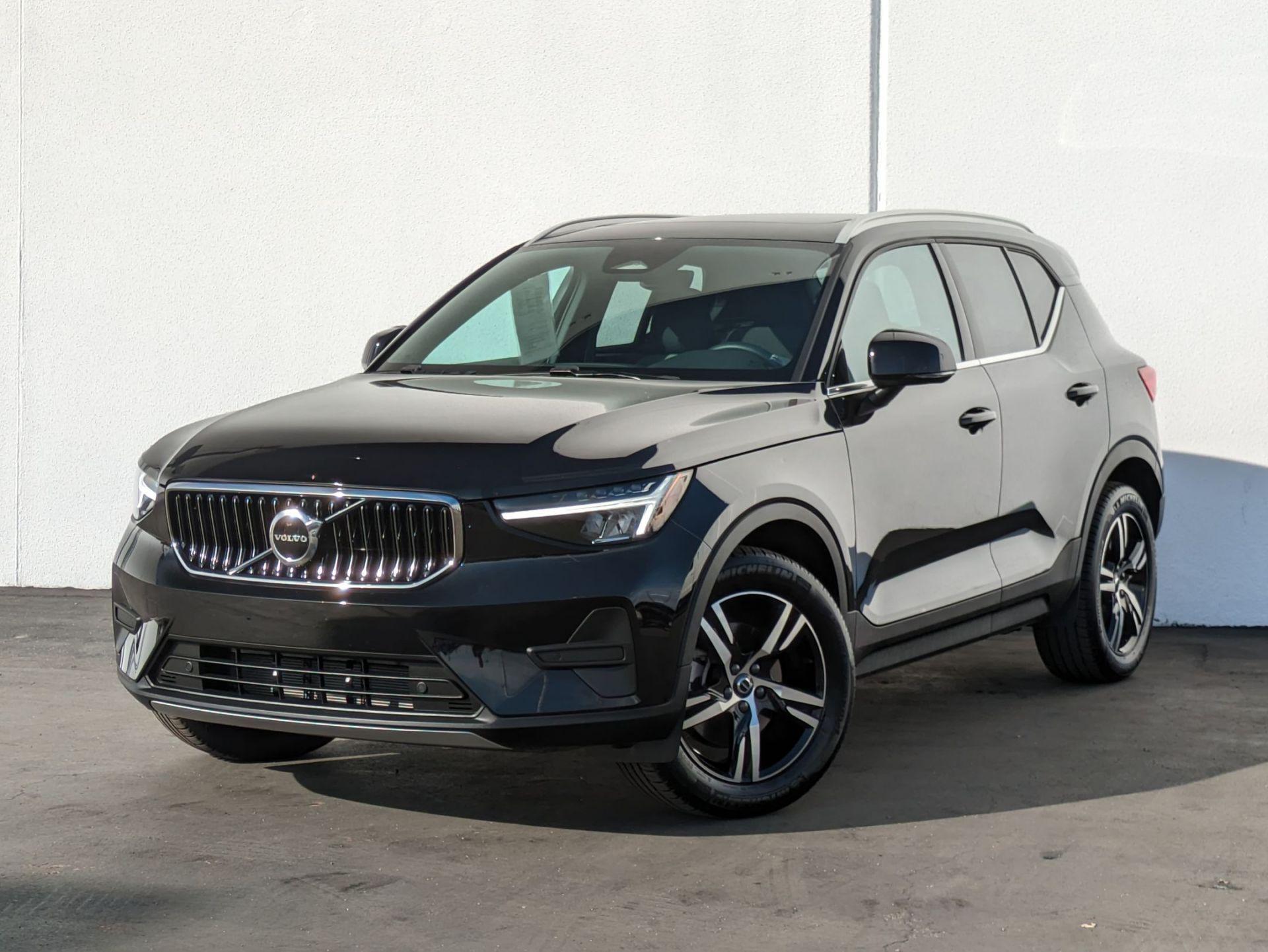 Used 2025 Volvo XC40 B5 Core Bright Theme